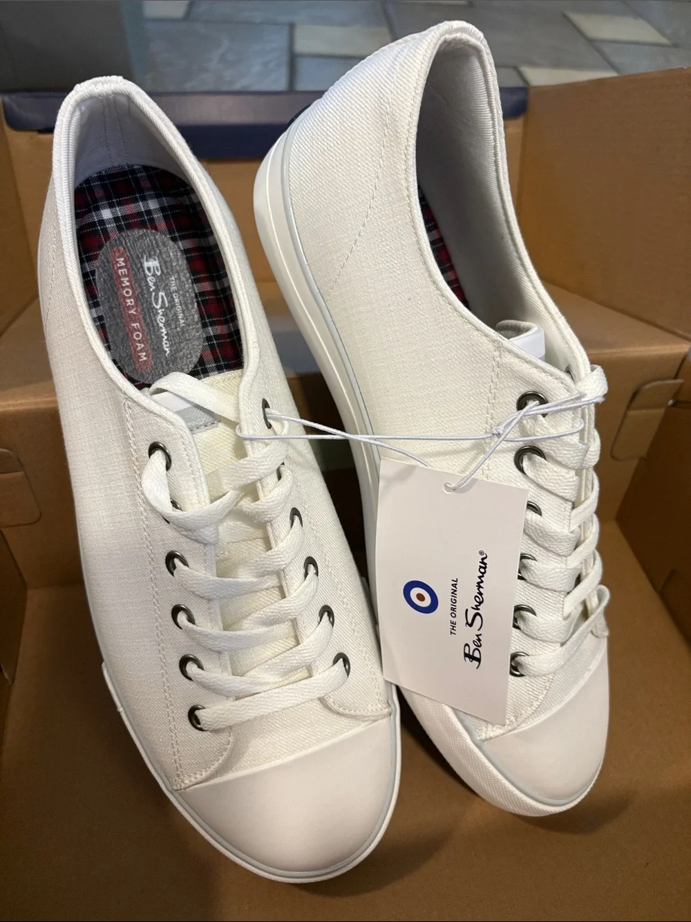 Ben Sherman Men's White Canvas Low-Top Sneakers new